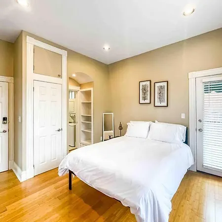 Modern Studio Full Kitchen & Balcony The Hill Tower Grove Exterior photo